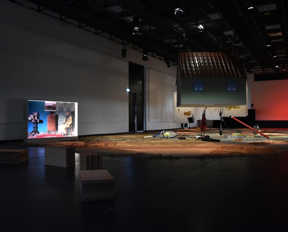 A L’ORÉE DU FOYER – Les absents du décor n°9  «Le bijoutier Afghan», 2020 